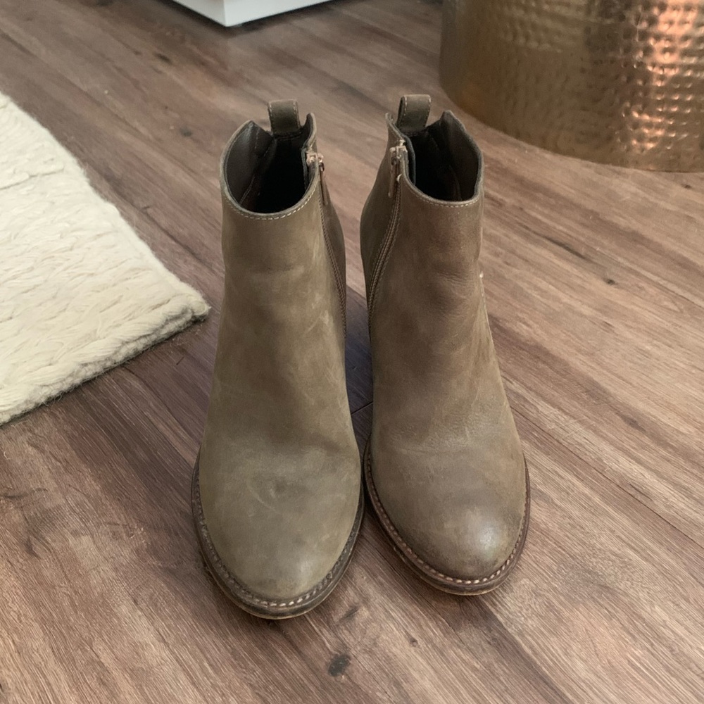 Blondo waterproofs booties